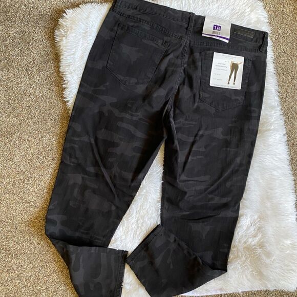 Social Standard by Sanctuary Jeans New Camo Mis Rise Ankle Skinny Womens Size 16 - Picture 1 of 11
